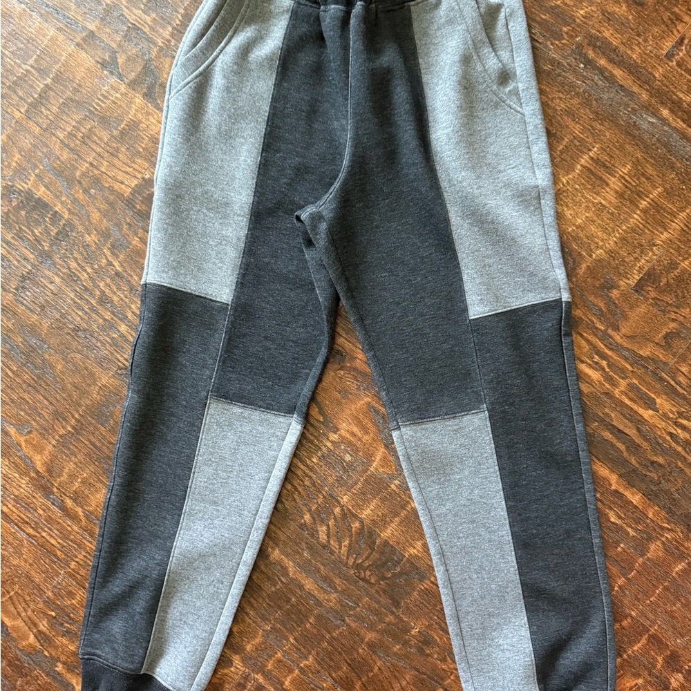 Women's Gray and Black Jogger Set - Picture 8 of 8